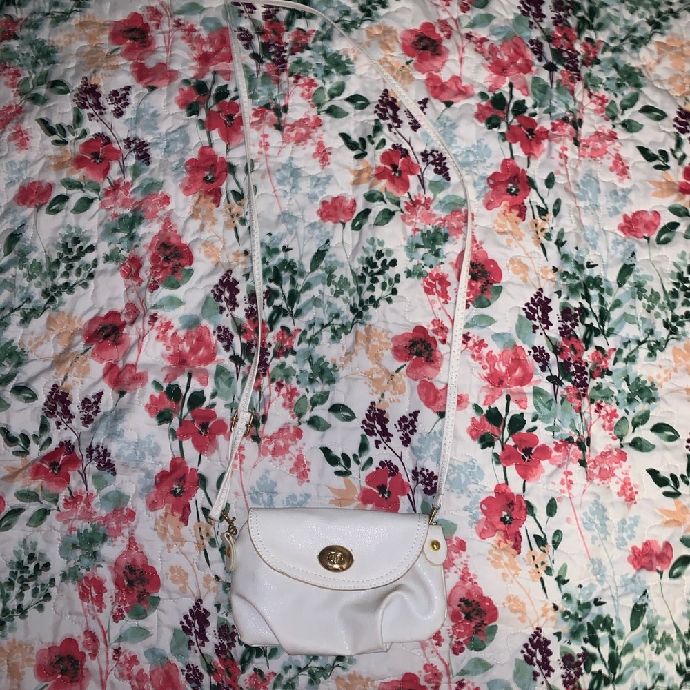 White purse.